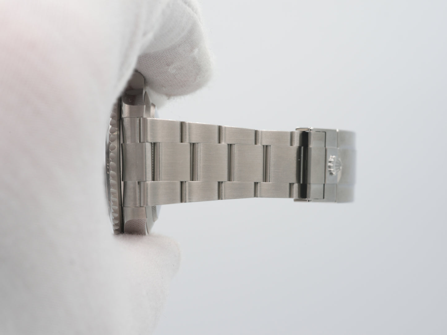 Rolex Submariner 124060 with Card