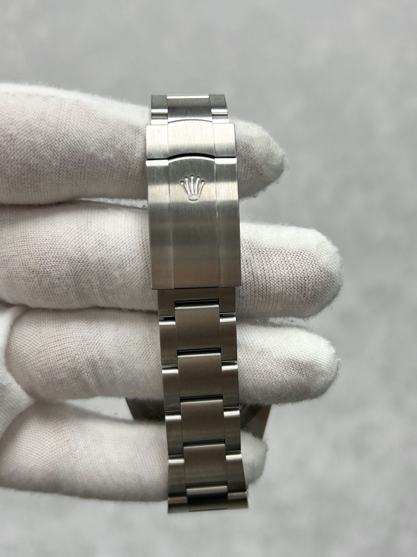 Rolex Oyster Perpetual 124300 with Card