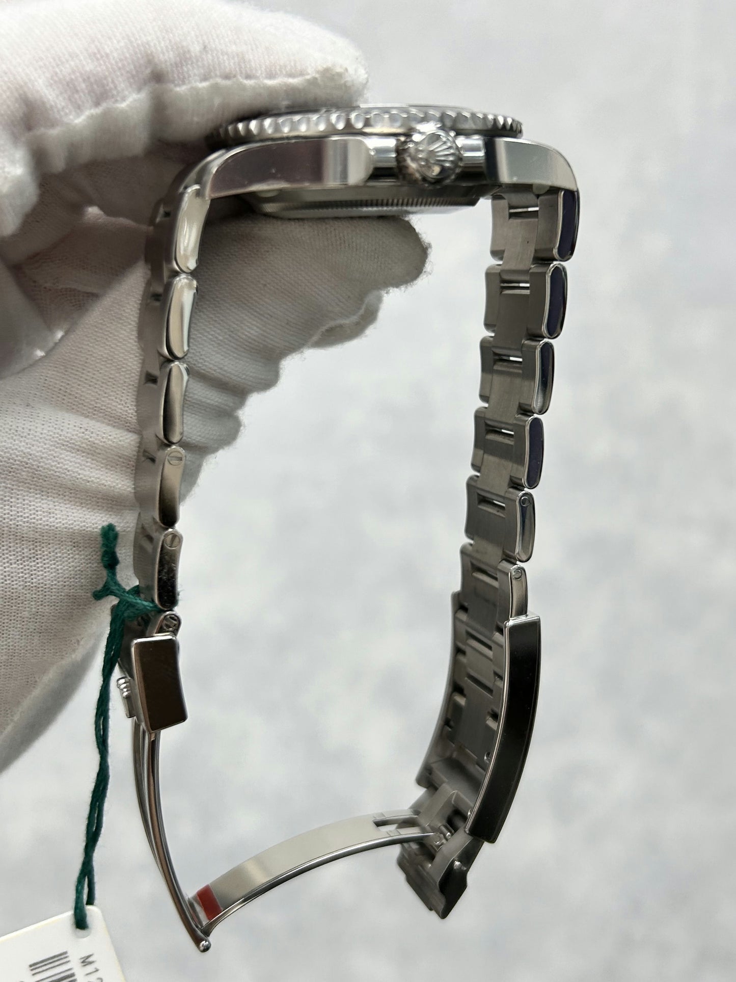 Rolex Submariner 124060 with Card