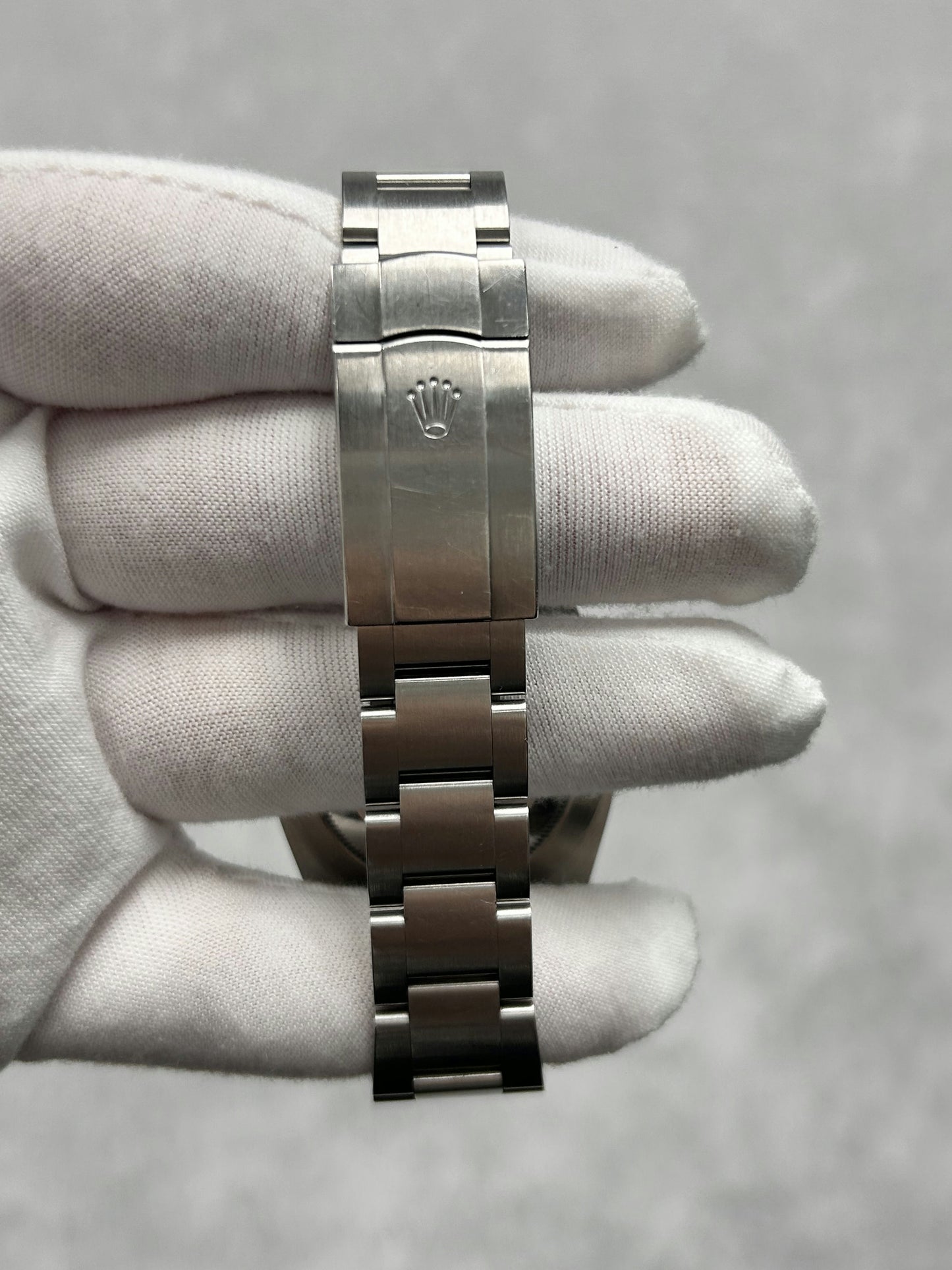 Rolex Oyster Perpetual 124300 with Card