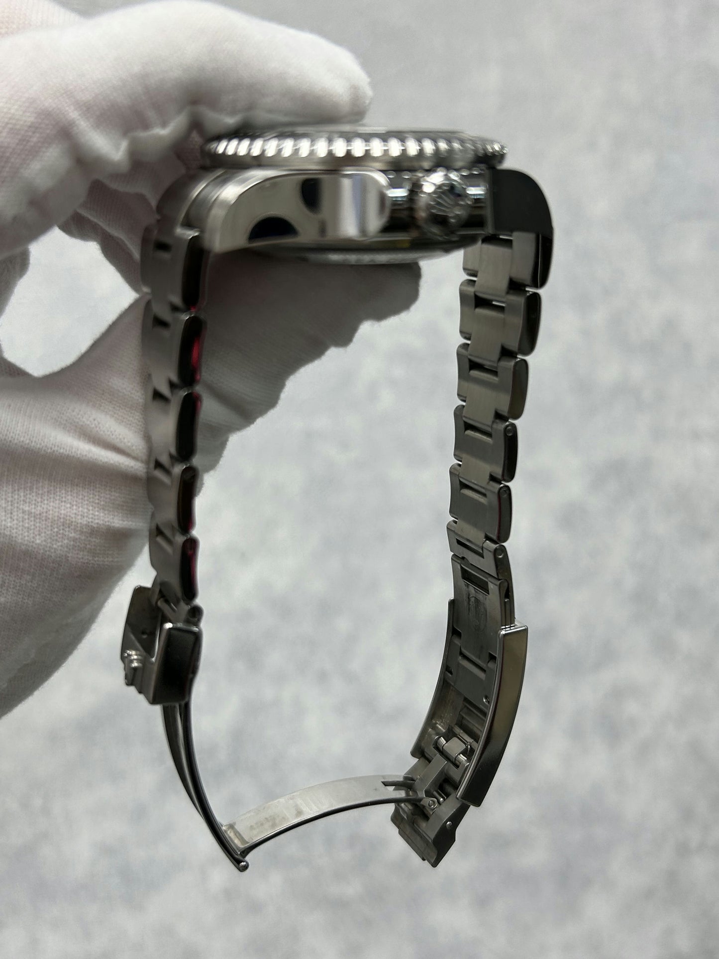 Rolex Sea-Dweller 116660 with Card