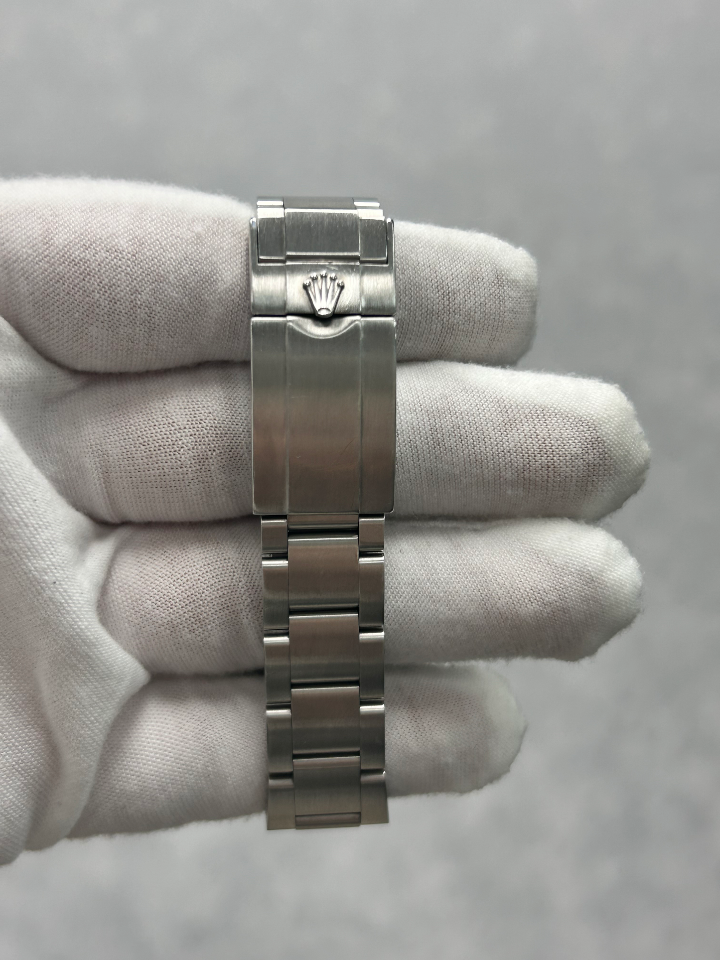 Rolex Explorer I 214270