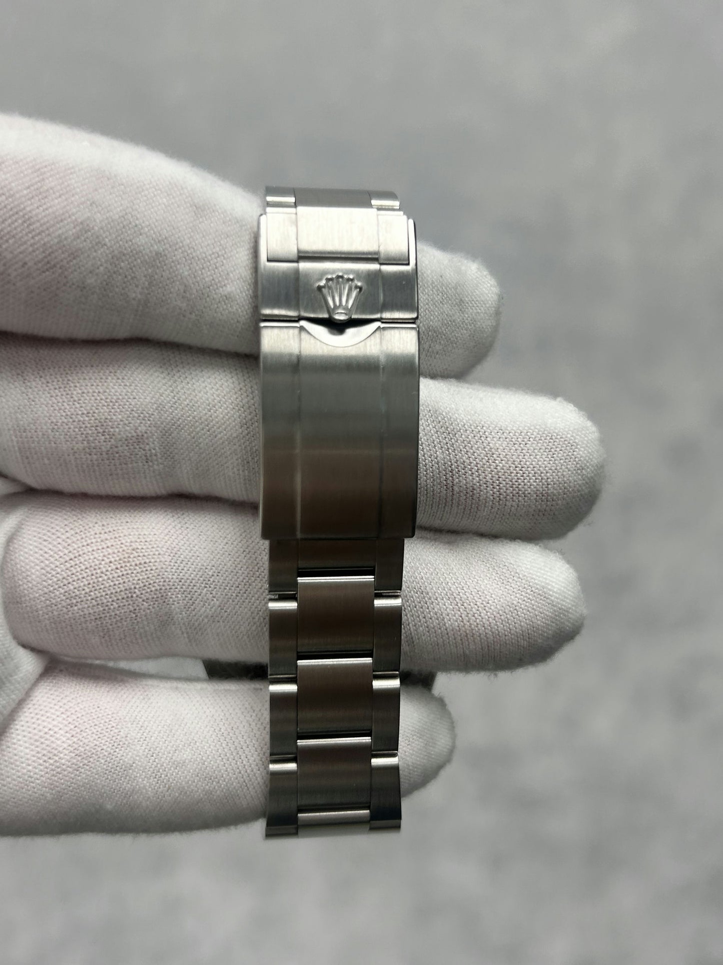 Rolex Explorer 214270 with Card