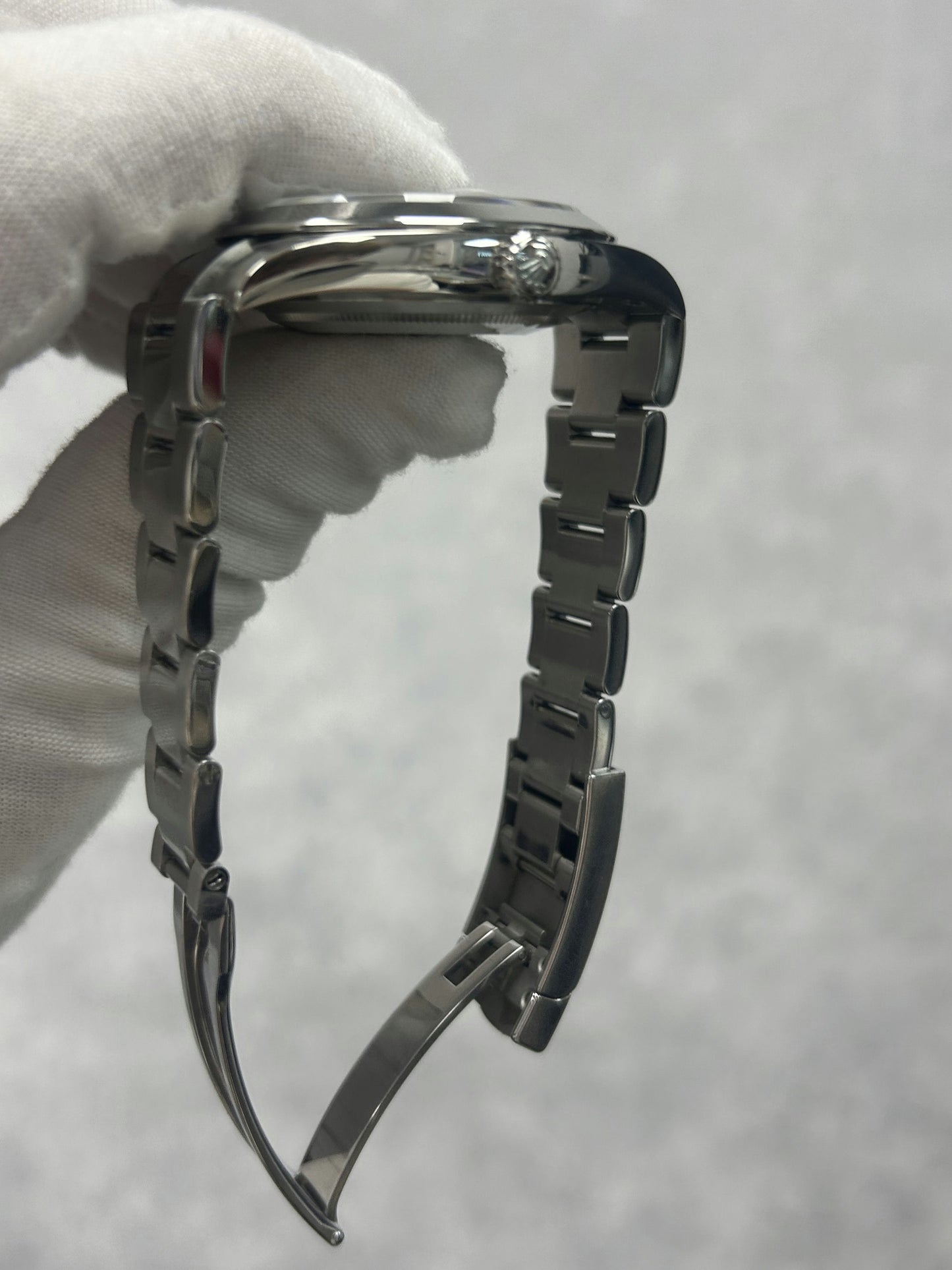 Rolex Datejust 41 126300 with White Tag and Card