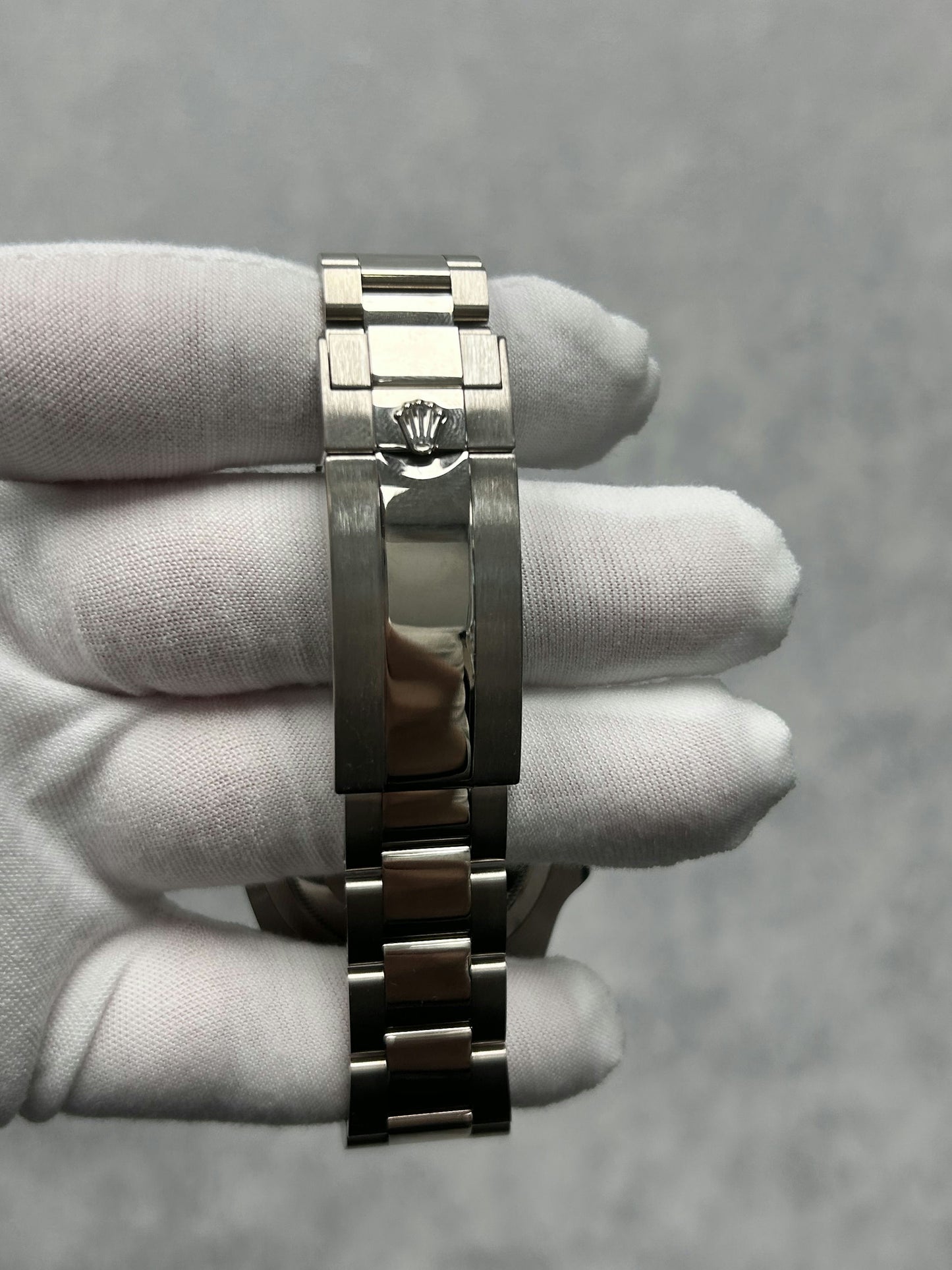 Rolex Submariner 126619LB with Card
