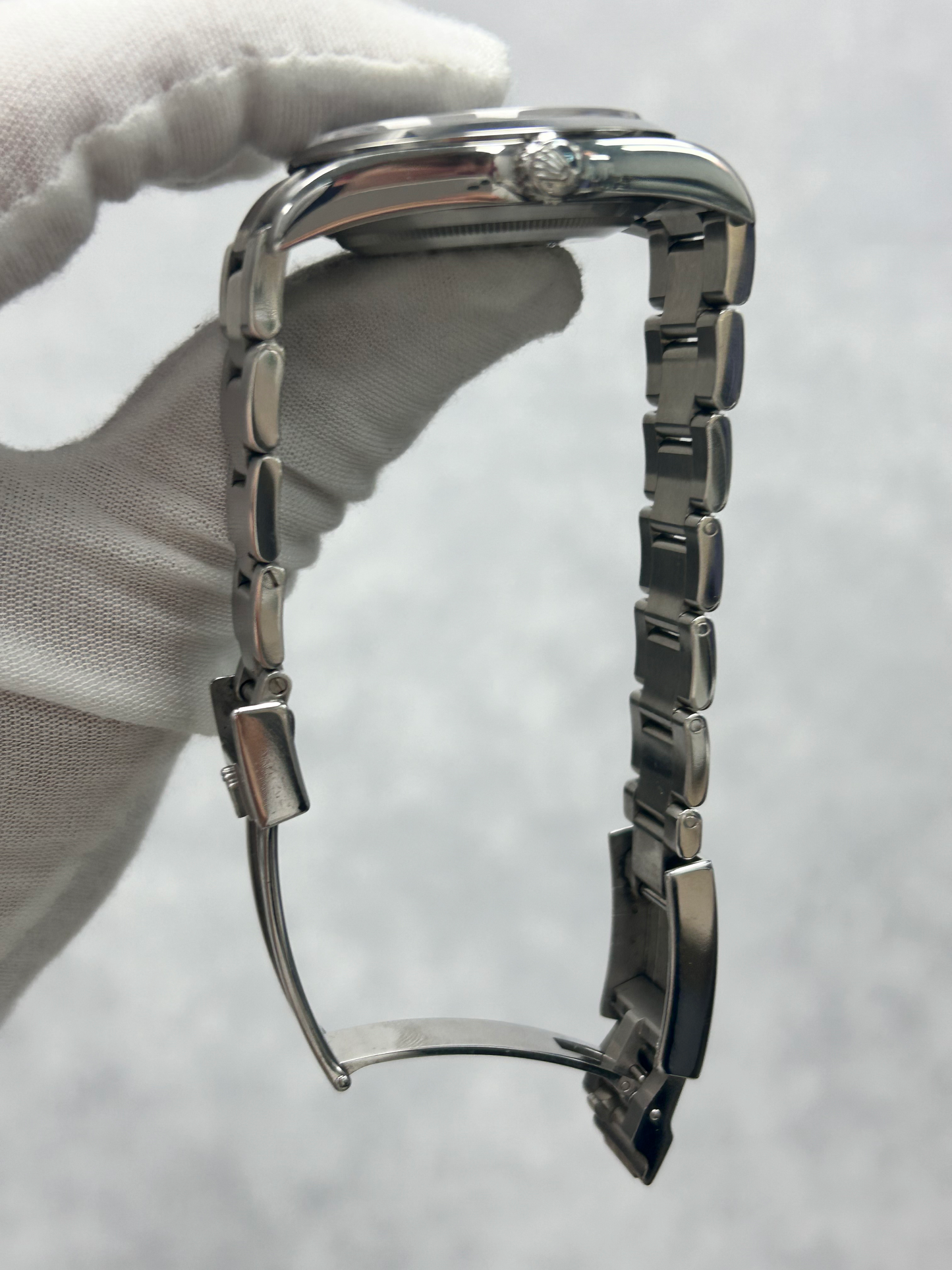 Rolex Explorer I 214270