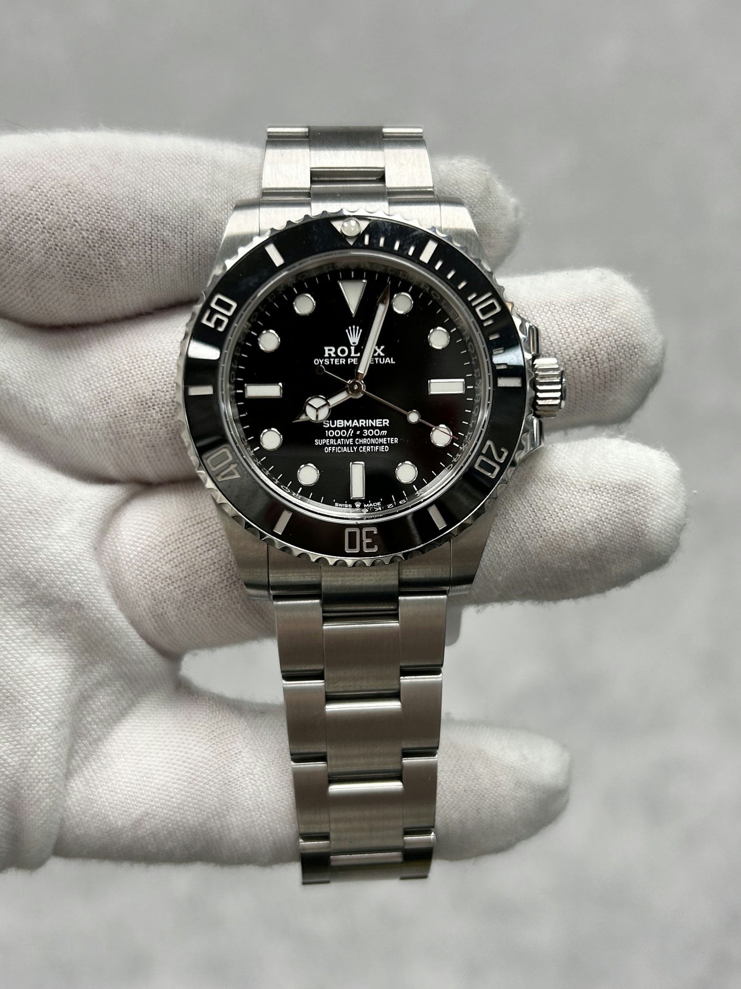 Rolex Submariner 124060 with Card