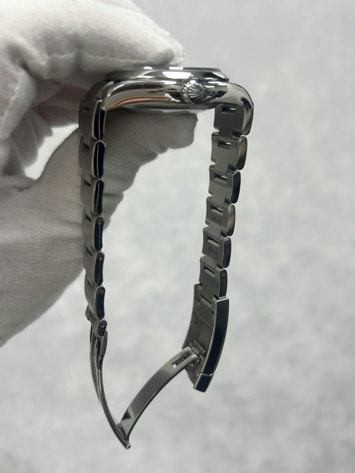 Rolex Oyster Perpetual 36 126000 with Card