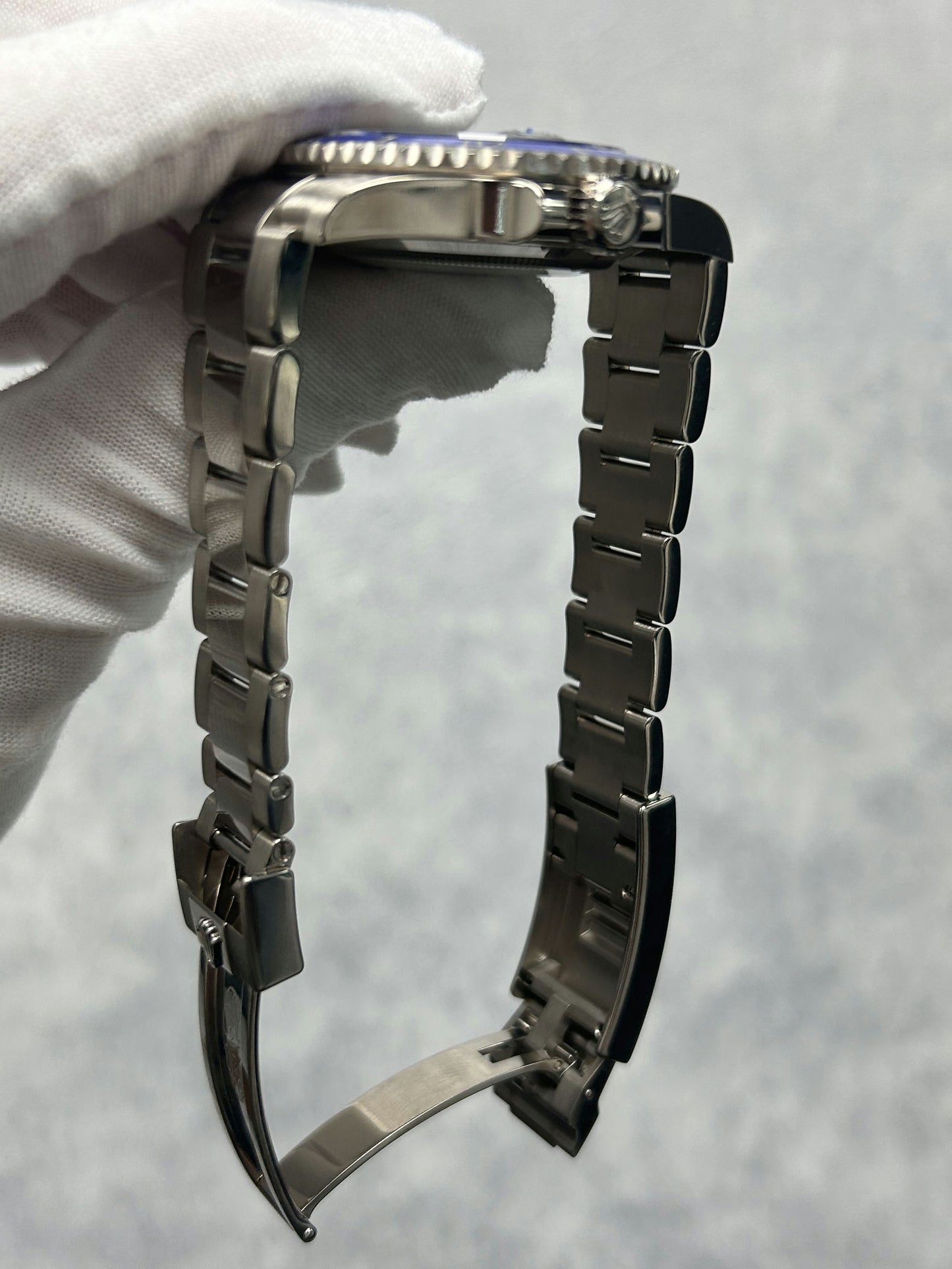 Rolex Submariner 126619LB with Card