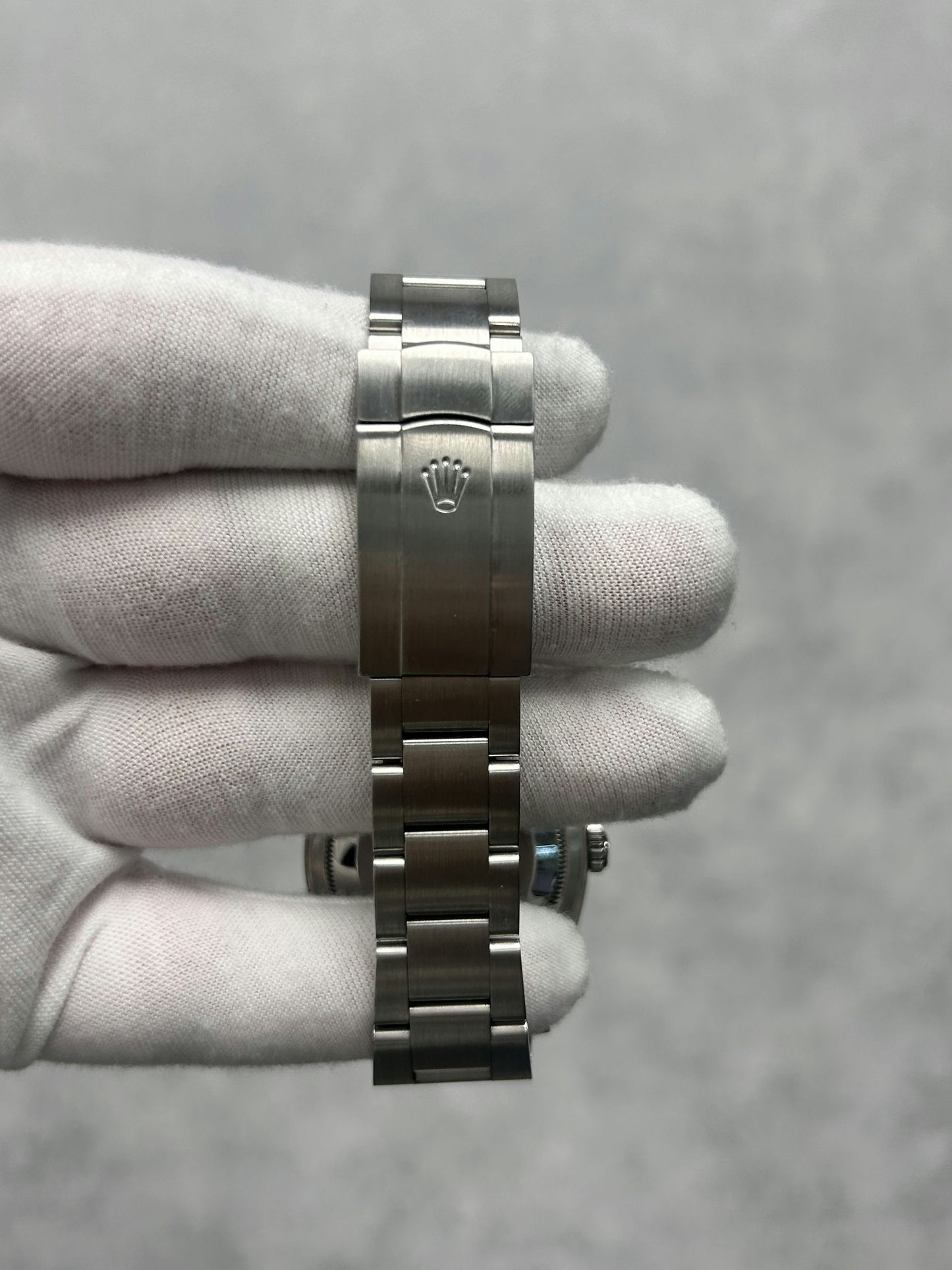 Rolex Oyster Perpetual 36 126000 with Card