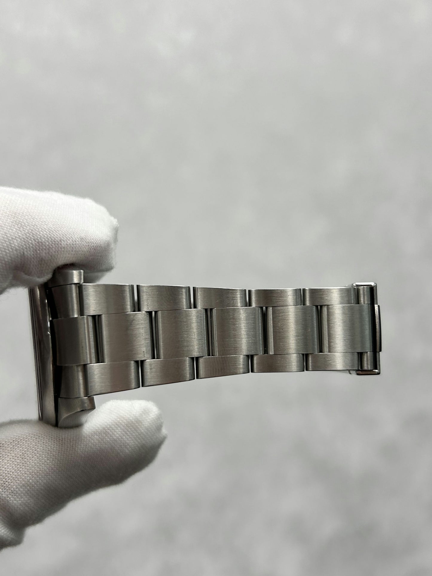Rolex Oyster Perpetual 124300 with Card