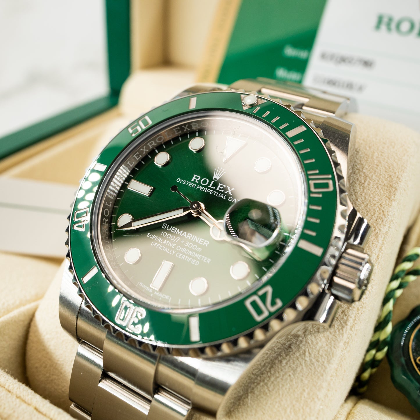 Rolex Submariner 116610LV The Hulk Full Set