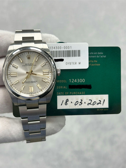 Rolex Oyster Perpetual 41 124300 with Card