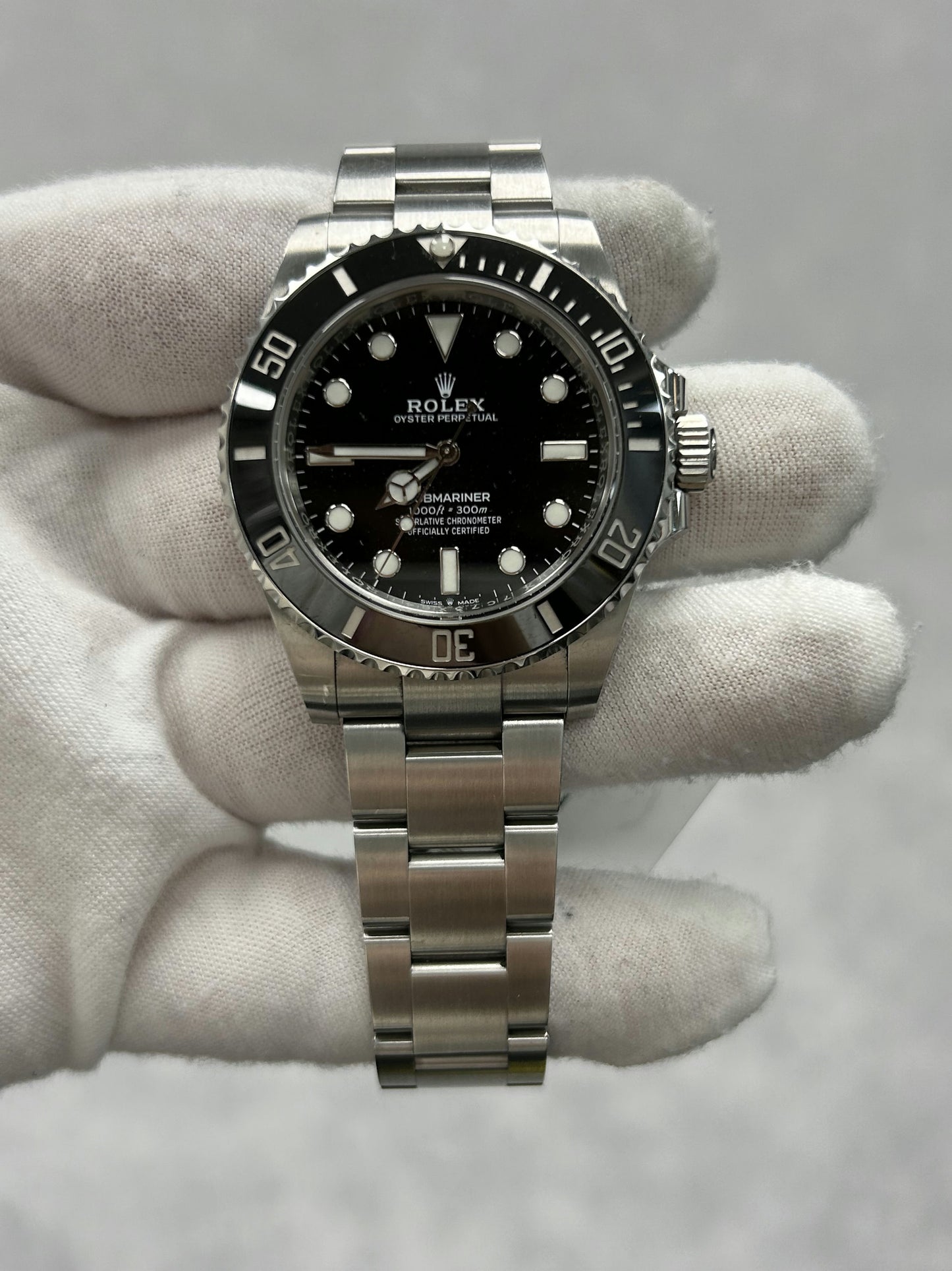 Rolex Submariner 124060 with Card